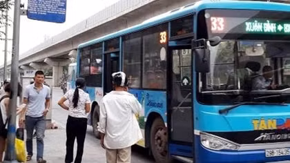 Tháo gỡ khó khăn cho vận tải buýt Hà Nội