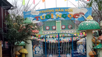 Khởi tố nguyên hiệu trưởng xà xẻo gần 200 triệu đồng tiền ăn của học sinh