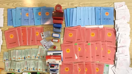 Triệt phá đường dây làm giả hộ khẩu Hà Nội