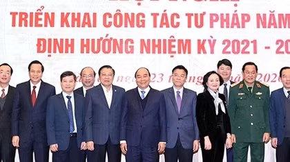 Xây dựng và thi hành pháp luật hiệu lực, hiệu quả để phát triển đất nước