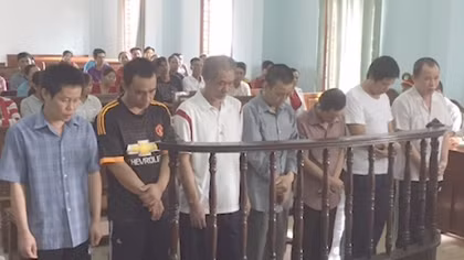 Băng trộm tiệm vàng ở miền Tây lãnh 89 năm tù