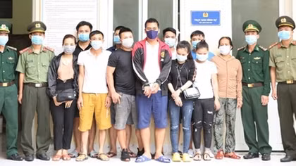Chặt đứt đường dây môi giới, tổ chức xuất, nhập cảnh trái phép