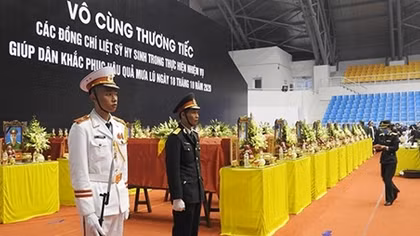 Đưa tiễn 22 liệt sĩ bộ đội Đoàn Kinh tế-Quốc phòng 337 hy sinh tại Hướng Phùng, Hướng Hóa