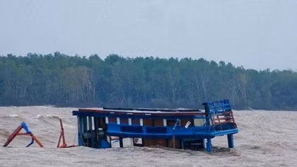 Khẩn trương khắc phục tình trạng bồi lắng cửa biển Khánh Hội 