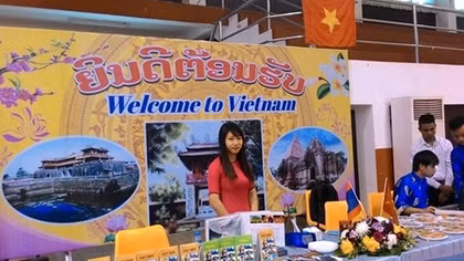 Quảng bá hình ảnh Việt Nam tại giao lưu văn hóa sinh viên các nước tại Lào	
