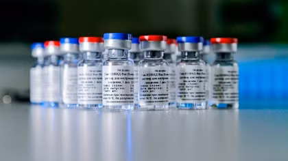 Chuyên gia hàng đầu của Mỹ nghi ngờ về vaccine do Nga sản xuất 