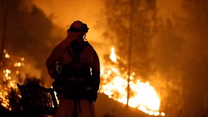 Bão lửa kinh hoàng thiêu đốt bang California, Mỹ