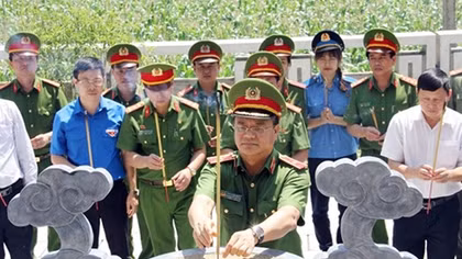 Học viện CSND về nguồn tại Khu di tích Pác Bó