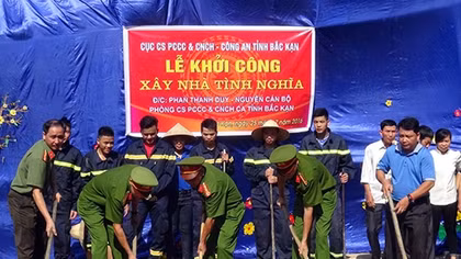 Thêm căn nhà tình nghĩa cho cán bộ chiến sỹ có hoàn cảnh khó khăn