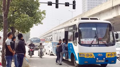 Bỏ phù hiệu, biển hiệu xe kinh doanh vận tải phải có lộ trình