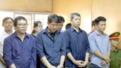 6 bị cáo trong đường dây mua bán logo “xe vua” kháng cáo