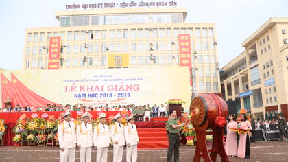 Trường Đại học Kỹ thuật-Hậu cần CAND khai giảng năm học mới