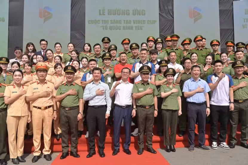 cong-an-ha-noi.jpg