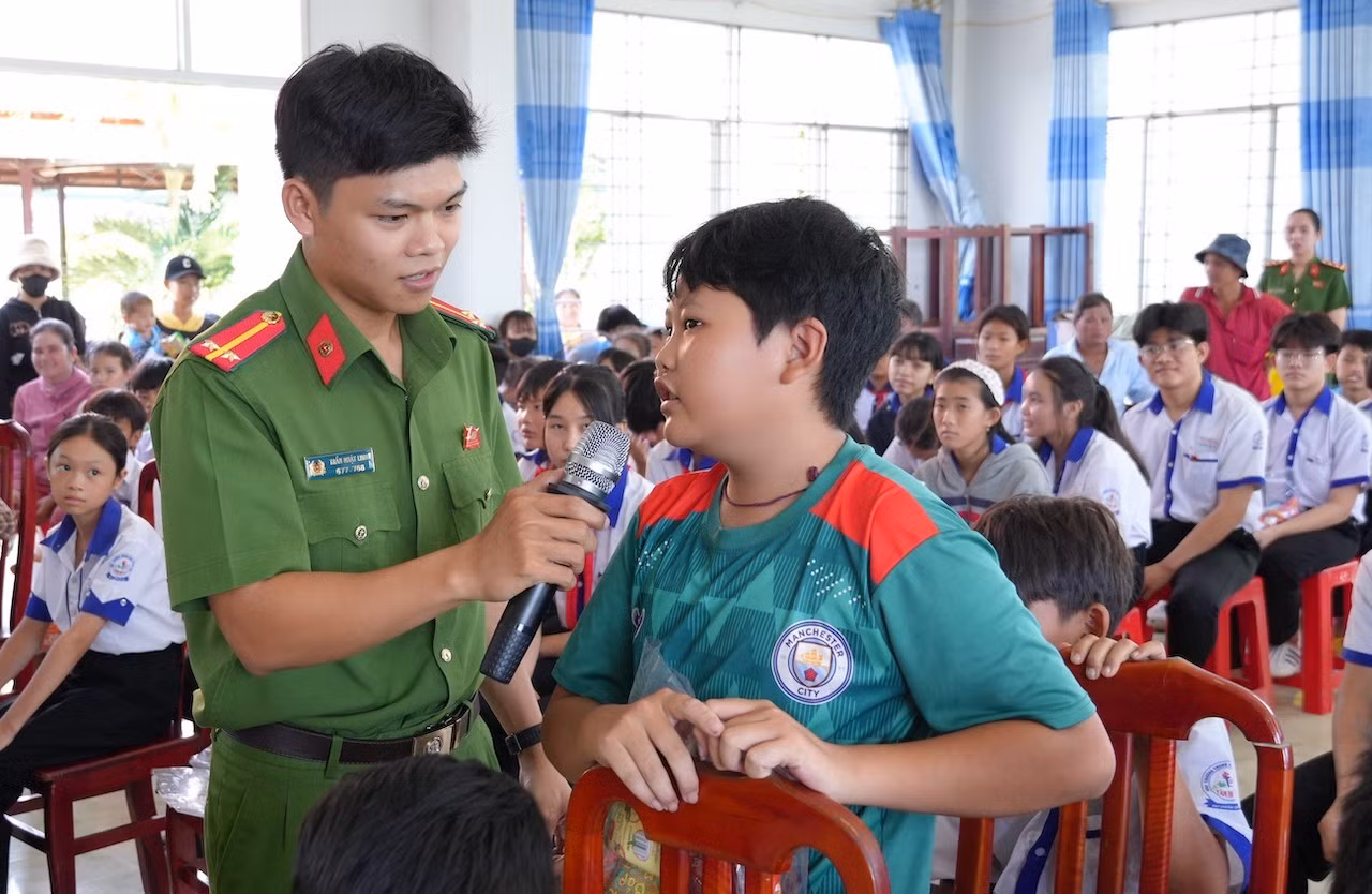 ban-sao-tuyen-truyen-phong-chong-ma-tuy-anh-trong-tin.jpg