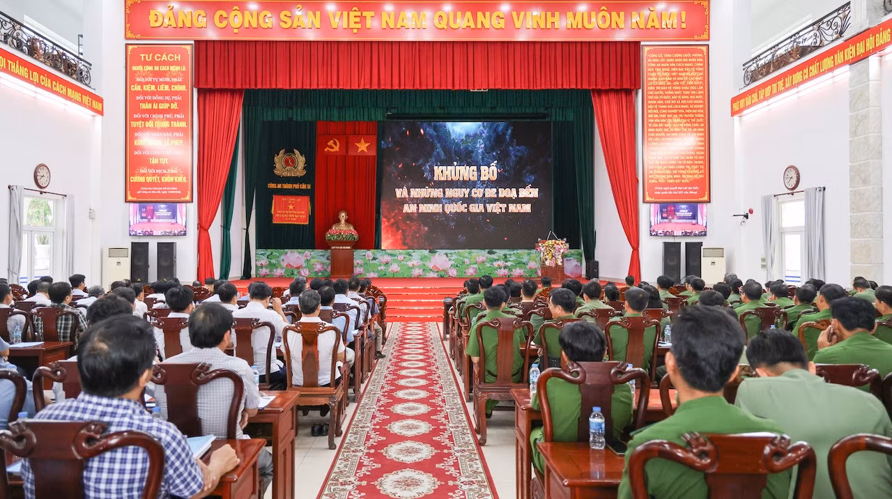 hoi-nghi.jpg