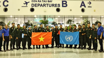 Mang trái tim người chiến sĩ Công an Việt Nam đến Trung Phi