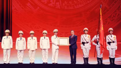 Tổng Bí thư, Chủ tịch nước Tô Lâm trao Huân chương Sao Vàng tặng lực lượng An ninh nhân dân
