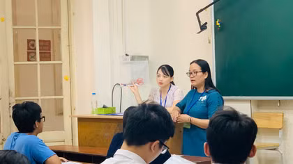 Đề thi môn tiếng Anh thúc đẩy từ "học để thi" sang "học để sử dụng"