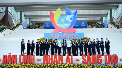 Cán bộ, hội viên phụ nữ Bộ Tư lệnh Cảnh vệ tham gia thực hiện nhiệm vụ, góp phần bảo đảm tuyệt đối an ninh, an toàn cho các hoạt động của Đại hội.