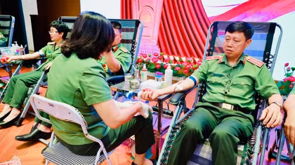 Cục Kỹ thuật nghiệp vụ tổ chức hiến máu vì đồng đội thân yêu