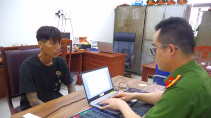 Đối tượng Nguyễn Văn Tiến tại cơ quan Công an.