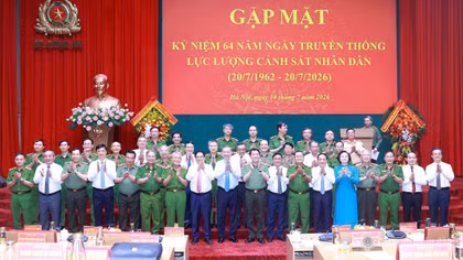 Xây dựng lực lượng Cảnh sát nhân dân cách mạng, chính quy, tinh nhuệ, hiện đại