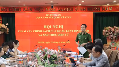 Toàn cảnh hội nghị.