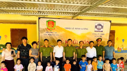 Cục Ngoại tuyến chung tay nâng bước em thơ đến trường nơi vùng cao Lào Cai