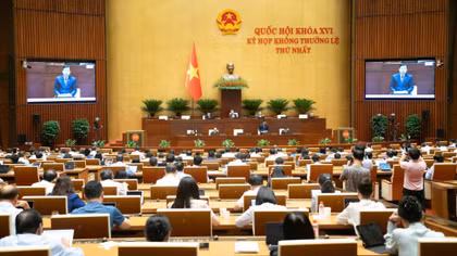 Quang cảnh phiên thảo luận sáng 12/8.