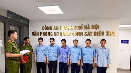 Nhóm đối tượng mua bán 300kg vàng trị giá 1.200 tỷ đồng như thế nào? 