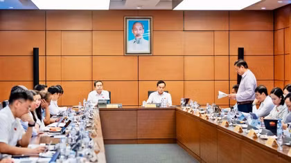 Quốc hội thảo luận các dự án luật nền tảng về hình sự và tố tụng
