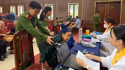 Bài 1: Từ giọt máu của thân nhân đến ngày đoàn tụ