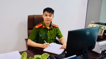 Dấu ấn của sắc phục xanh trên bục giảng miễn phí suốt 3 năm