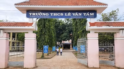 Vụ “treo” lương giáo viên huyện biên giới: Cách chức hiệu trưởng