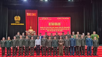 Đẩy mạnh đấu tranh với luận điệu sai trái, xuyên tạc chống phá đại hội đảng bộ các cấp tiến tới Đại hội XIV của Đảng