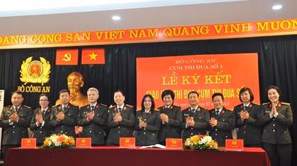 Phấn đấu hoàn thành xuất sắc kế hoạch và nhiệm vụ được giao