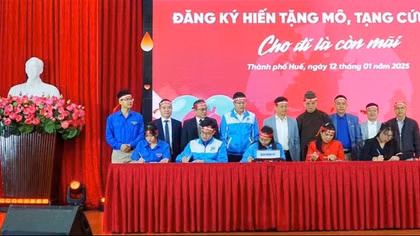 Nghĩa cử của gia đình liệt sĩ, nhà báo Phạm Văn Hướng