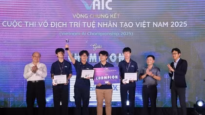 Trường THPT chuyên Hà Nội-Amsterdam giành giải Đặc biệt cuộc thi "Vô địch Trí tuệ nhân tạo Việt Nam" 2025