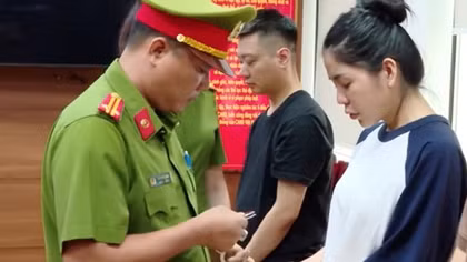 Bớt bệnh tật lại, nghệ sĩ ơi!