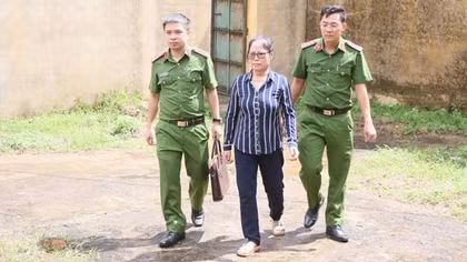 Nữ cán bộ ngân hàng sa lưới sau 30 năm lẩn trốn