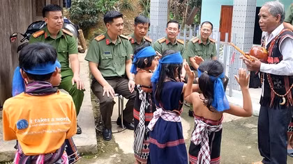 Alăng Nháih - “cây cổ thụ” giữa đại ngàn Trường Sơn