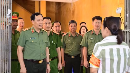 Thứ trưởng Lê Văn Tuyến kiểm tra công tác đặc xá và thi hành án hình sự tại Hải Phòng, Ninh Bình