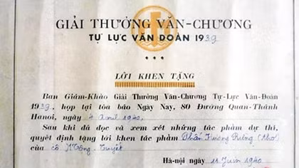 Nhà văn, ứng xử xã hội và sự "tự biết mình"