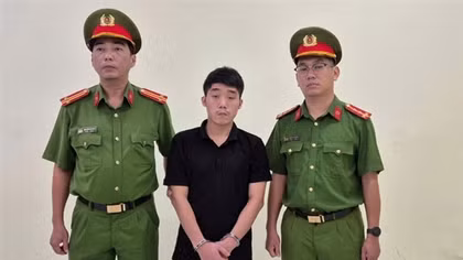 Bắt tạm giam chủ tài khoản TikTok “Dù Bầu Trời” về hành vi lợi dụng các quyền tự do dân chủ