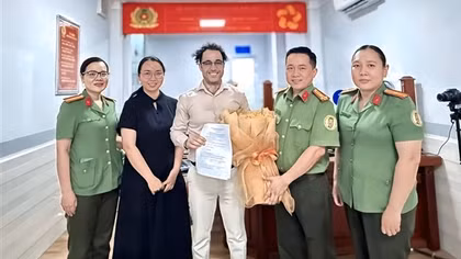 Tạo thuận lợi cho người nước ngoài sử dụng nhiều tiện ích số tại Việt Nam