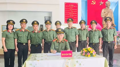 “Địa chỉ đỏ” lưu giữ, tôn vinh truyền thống anh hùng của lực lượng CAND