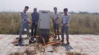 Bắt nhóm đối tượng đi ôtô gây ra hàng chục vụ trộm thiết bị điện công trình