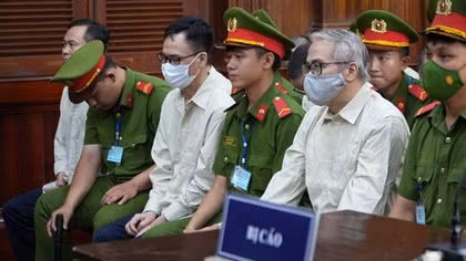 Bị can duy nhất trong vụ án đăng kiểm đang bị truy nã nhận hối lộ như thế nào?