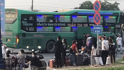 Bến "cóc", xe hợp đồng trá hình đè bẹp hoạt động vận tải chính thống trong dịp Tết