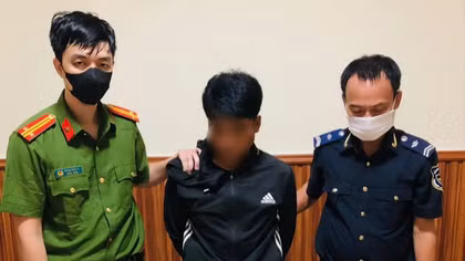 Đang mua bán trái phép 24.000 viên ma túy thì bị tóm